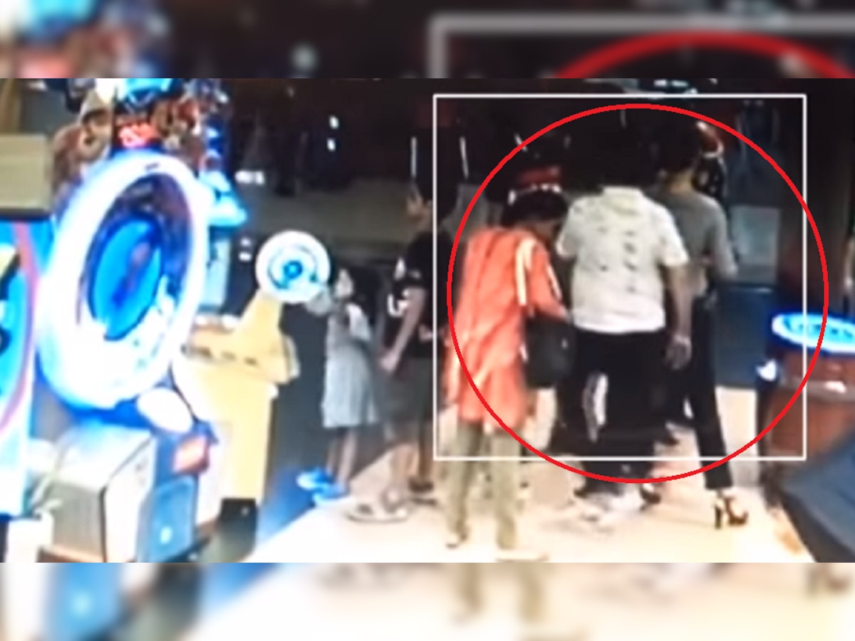 CCTV व्हिडिओ : छेडछाड केल्याचा विनोद कांबळीच्या पत्नीचा दावा किती खरा? title=
