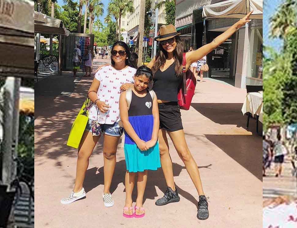 Sushmita sen enjoy holiday with daughters