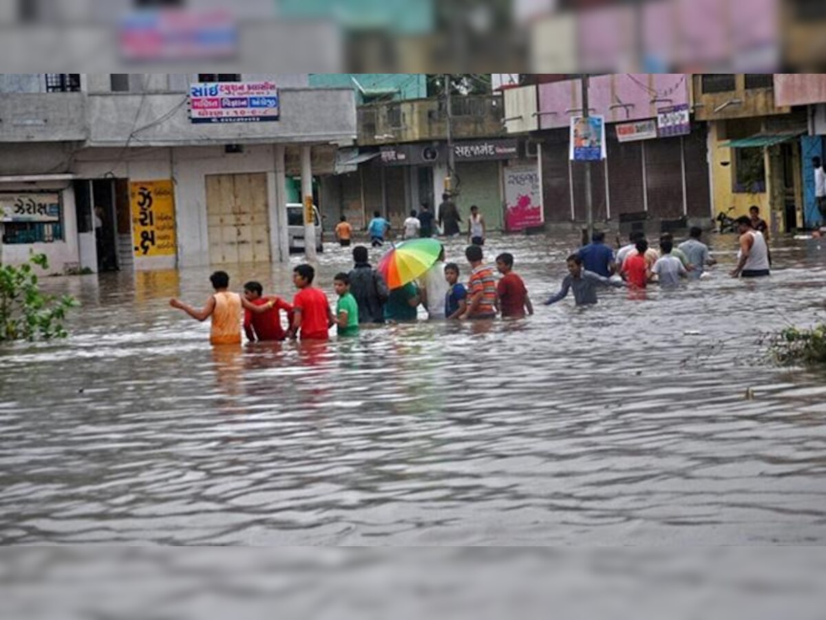 २४ तासात अतिमुसळधार पावसाचा इशारा title=