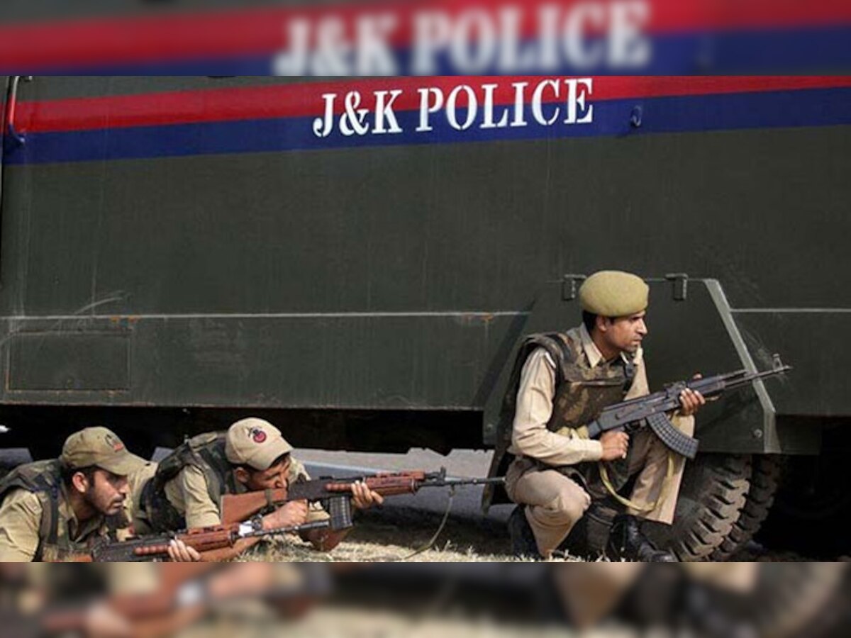 जम्मू-काश्मीर : अतिरेकी हल्ल्यात ४ पोलीस शहीद title=
