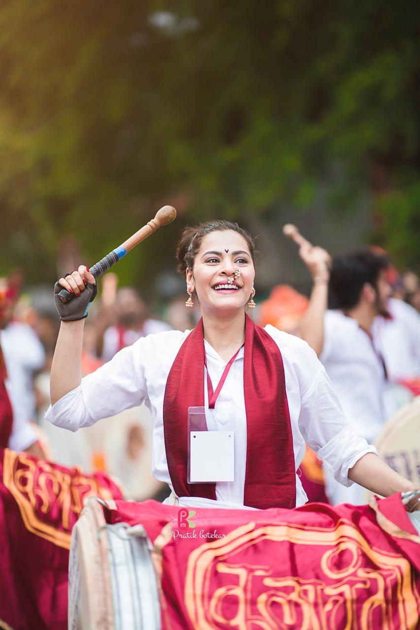 पुण्यातील ढोल ताशा पथकातील काही भावमुद्रा