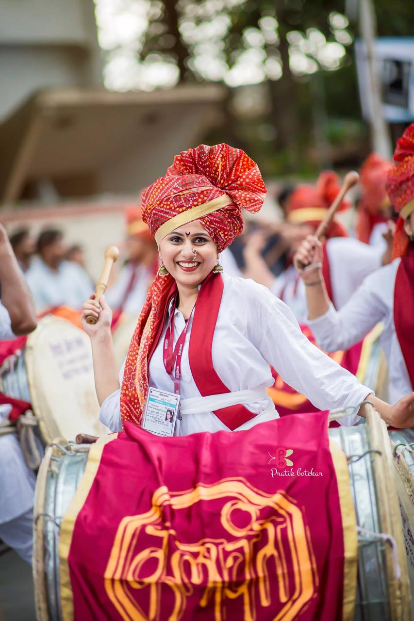 पुण्यातील ढोल ताशा पथकातील काही भावमुद्रा