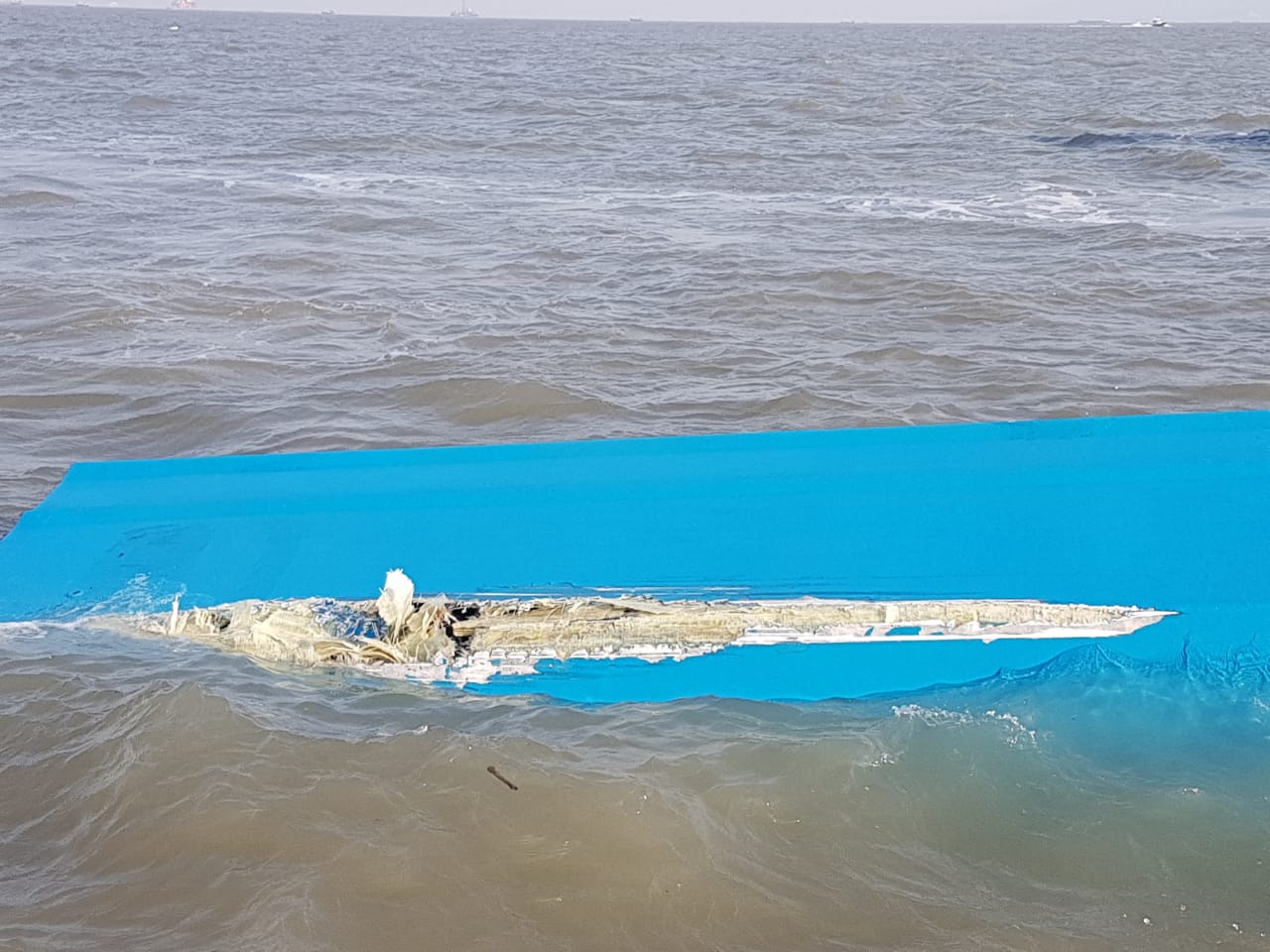 speed boat drown pics at mumbai sea_five