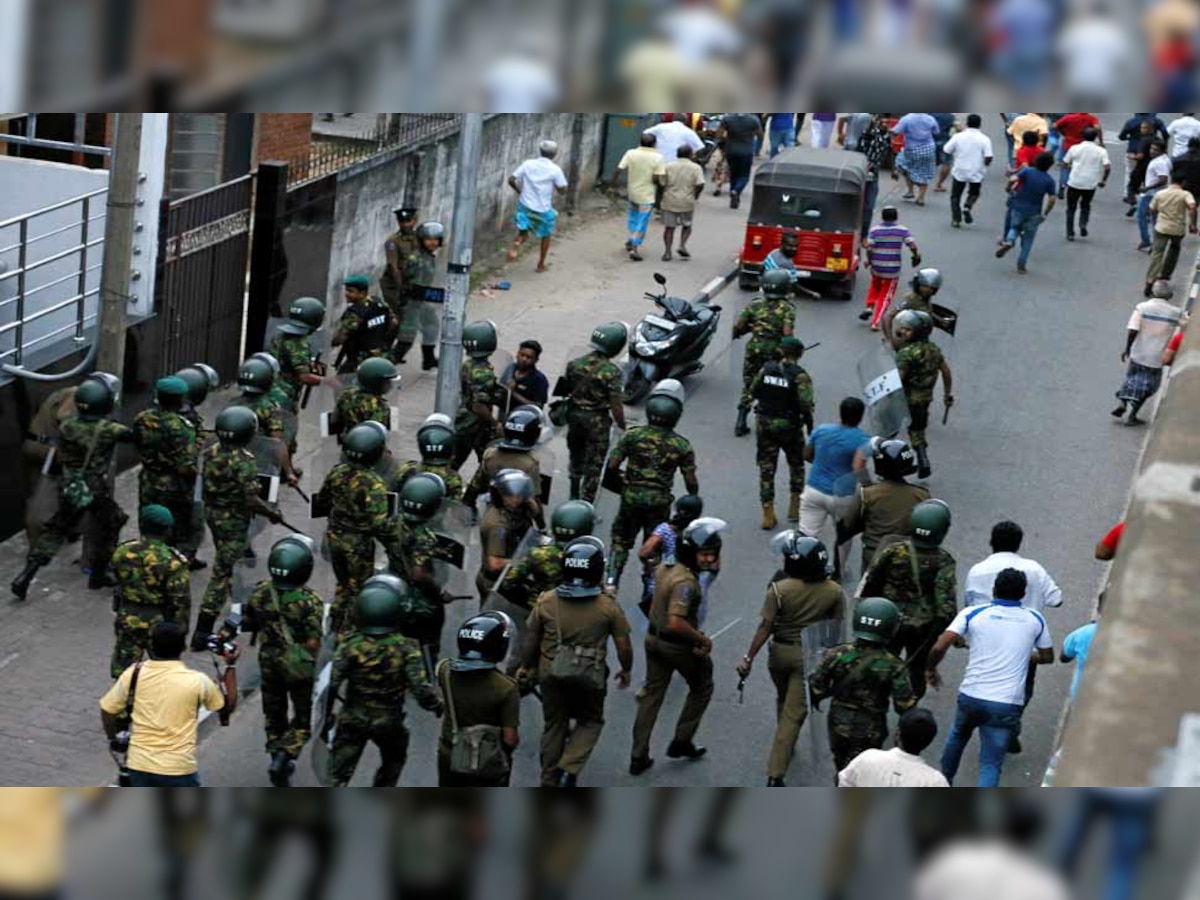 श्रीलंकेमध्ये राजकीय संकट, राजकीय हिंसेची शक्यता title=