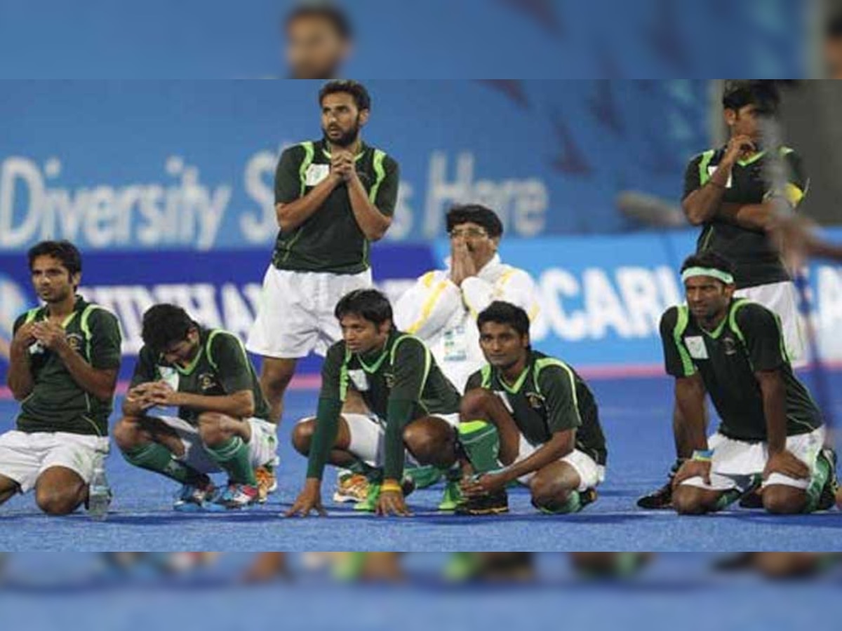 पाकिस्तानवर नामुष्की, वर्ल्ड कपसाठी टीम पाठवायला पैसे नाहीत title=