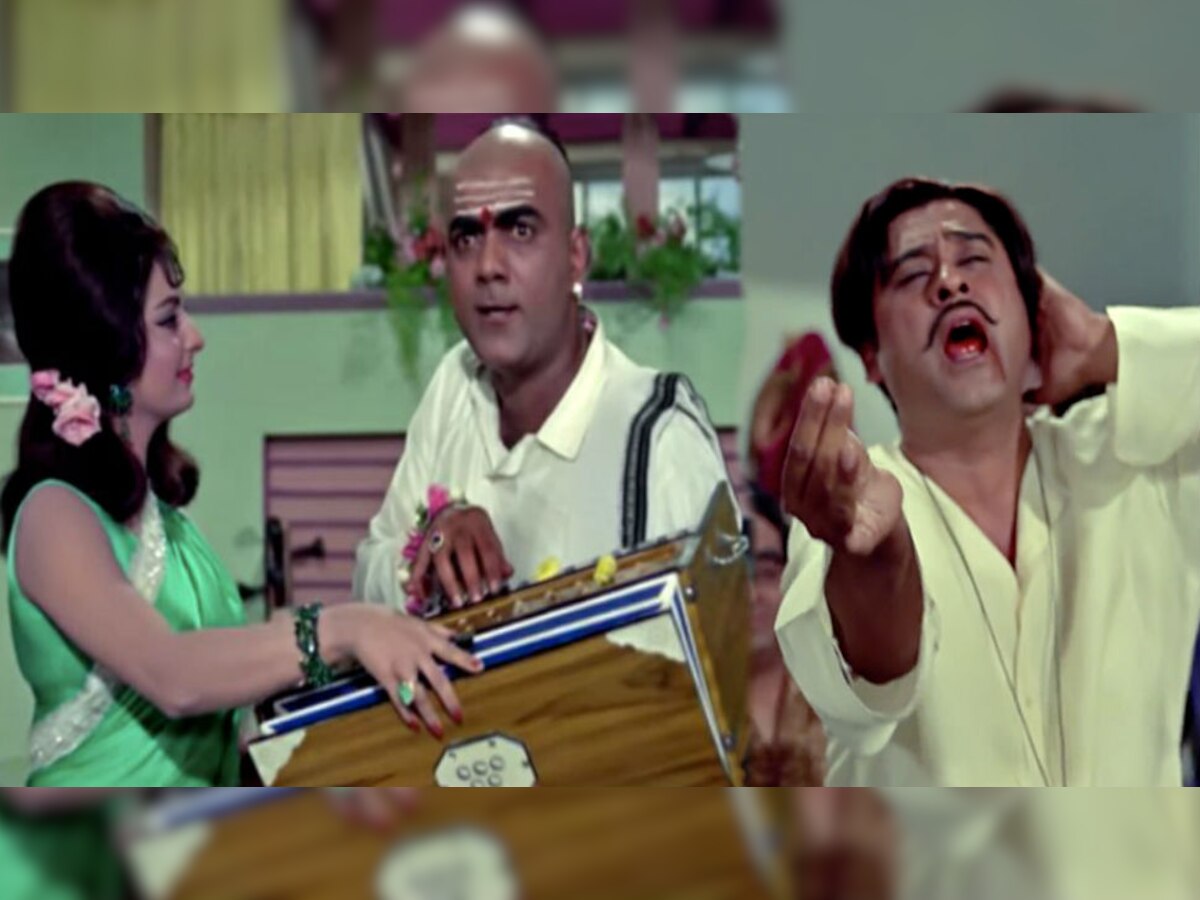 VIDEO : 'एक चतुर नार...'चे खरे गायक किशोर कुमार नव्हे, तर...  title=
