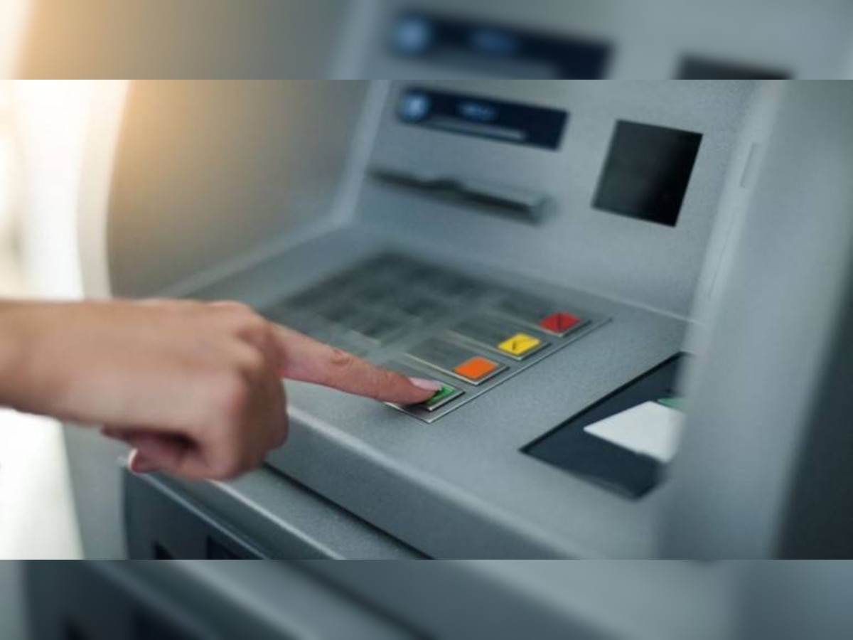 स्मार्टफोनच्या मदतीने ATM मधून पैसे काढा !  title=