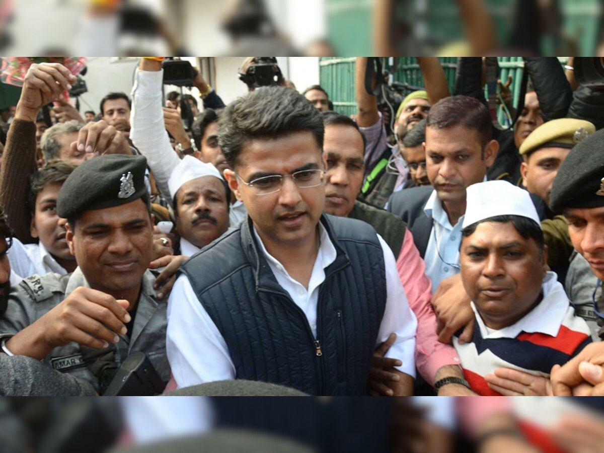 राजस्थान सीएम : सचिन पायलट यांच्या नावाला उशीर, राहुल गांधींकडे 'यांचा' राजीनामा title=