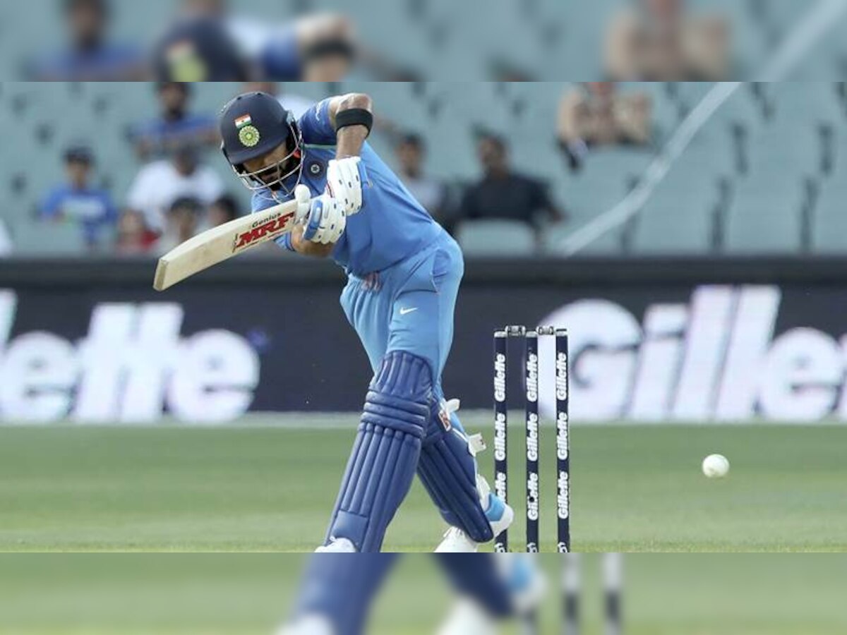 IND vs AUS ODI Live : कोहलीच्या फलंदाजीमुळे भारताने ओलांडला २०० धावांचा टप्पा title=