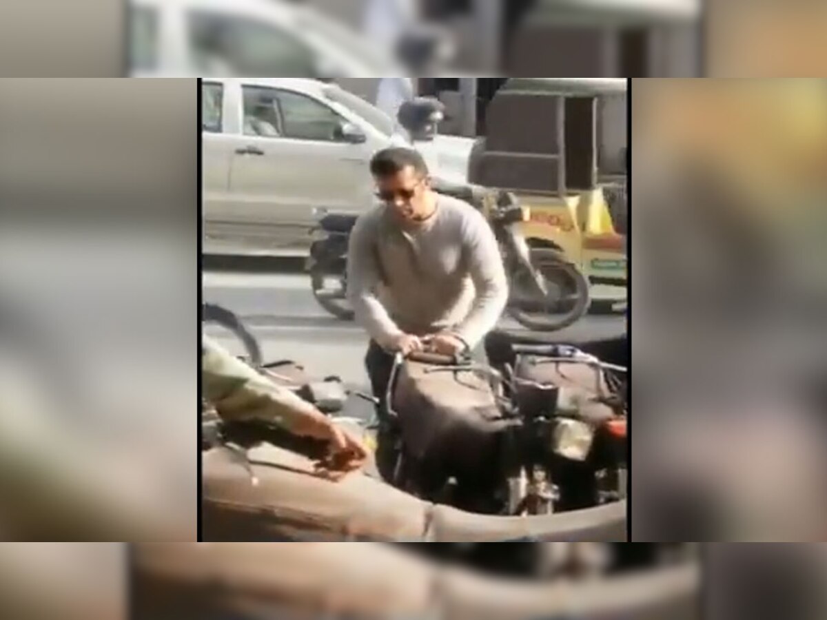 व्हिडिओ : थांबा... कराचीमध्ये बाईक पार्क करतोय तो सलमान खान नाही!   title=