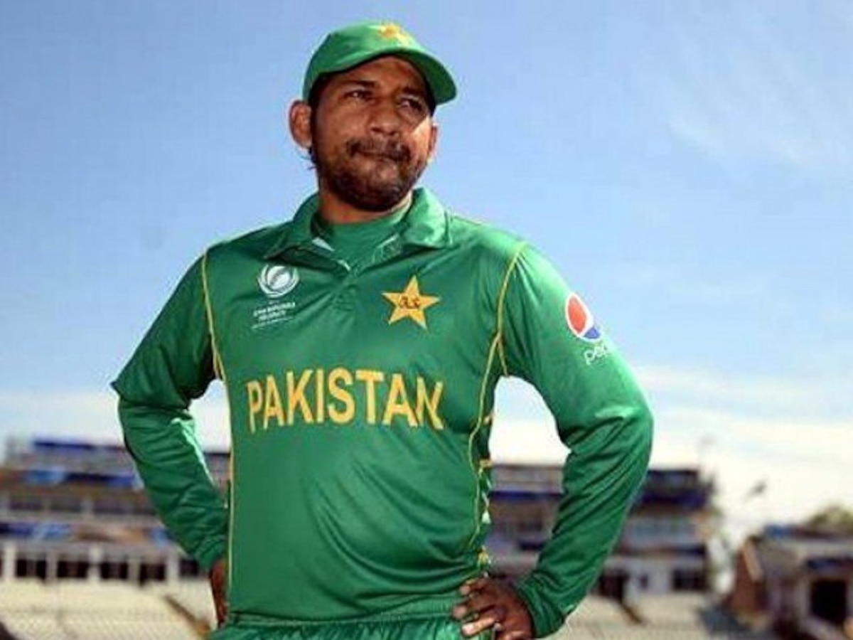 पाकिस्तानचा कर्णधार सरफराज अहमद चार सामन्यांसाठी निलंबीत title=