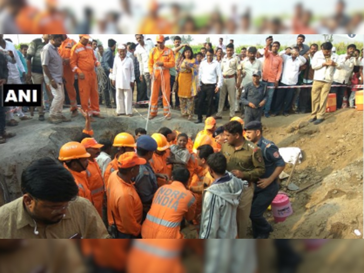 २०० फूट खोल बोअरवेलमध्ये पडलेल्या सहा वर्षांच्या रवीला बाहेर काढण्यात यश title=