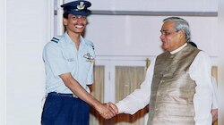 करगिल युद्धादरम्यान पाकिस्तानच्या ताब्यात होता हा पायलट, ८ दिवसात भारतात परतला