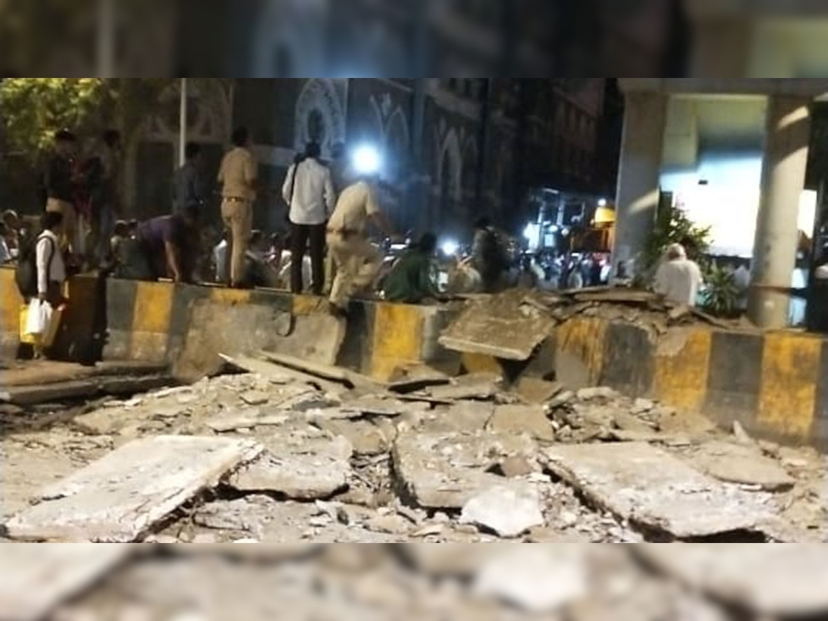 मुंबई पूल दुर्घटना : 'स्ट्रक्चरल ऑडिटरवर खुनाचा गुन्हा दाखल करा' title=