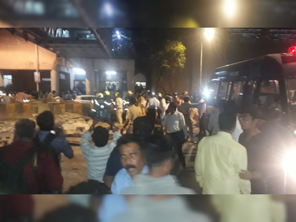 पूल दुर्घटना : मुंबई पालिका मुख्यालयात पत्रकारांना येण्यास बंदी, अधिकाऱ्यांचा पळ  title=