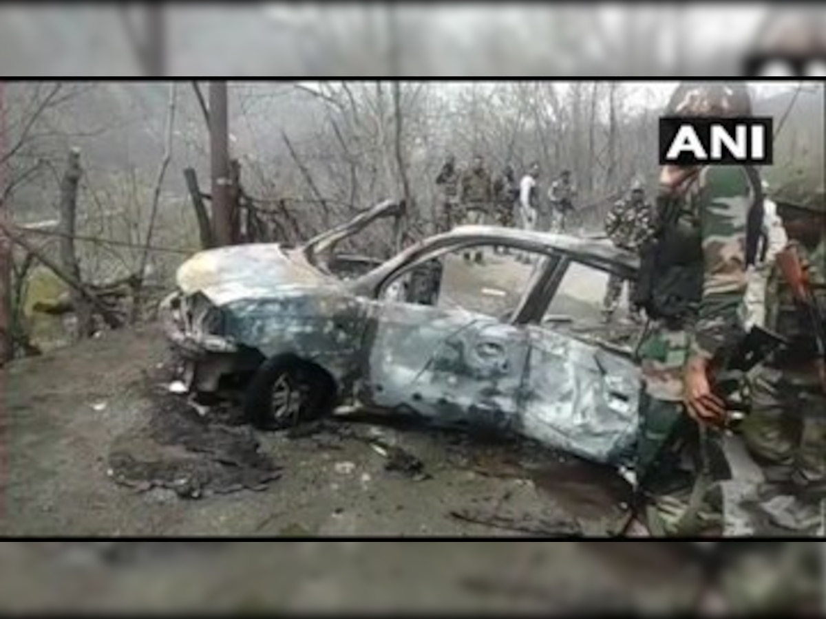 Jammu Kashmir : 'त्या' कारमध्ये सापडल्या संशयास्पद गोष्टी; पाकिस्तानकडून पुन्हा शस्त्रसंधीचं उल्लंघन  title=