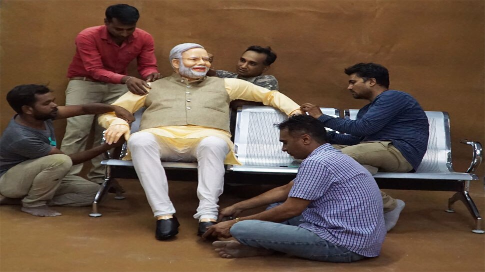 'सेल्फी विथ मोदी'.... तारक मेहताच्या 'या' कलाकाराने साकारला पंतप्रधान