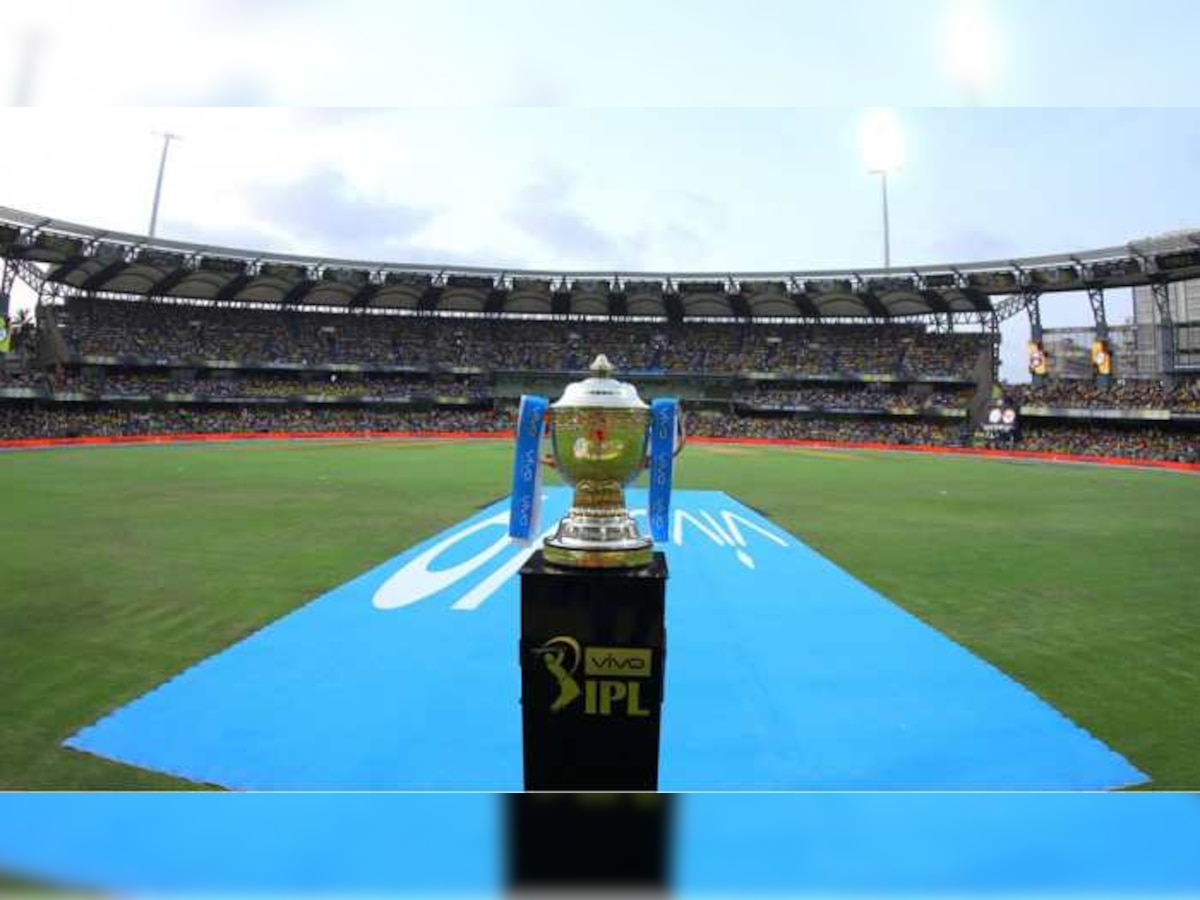 IPL 2019: प्लेऑफच्या शेवटच्या २ स्थानांसाठी ५ टीममध्ये टक्कर title=