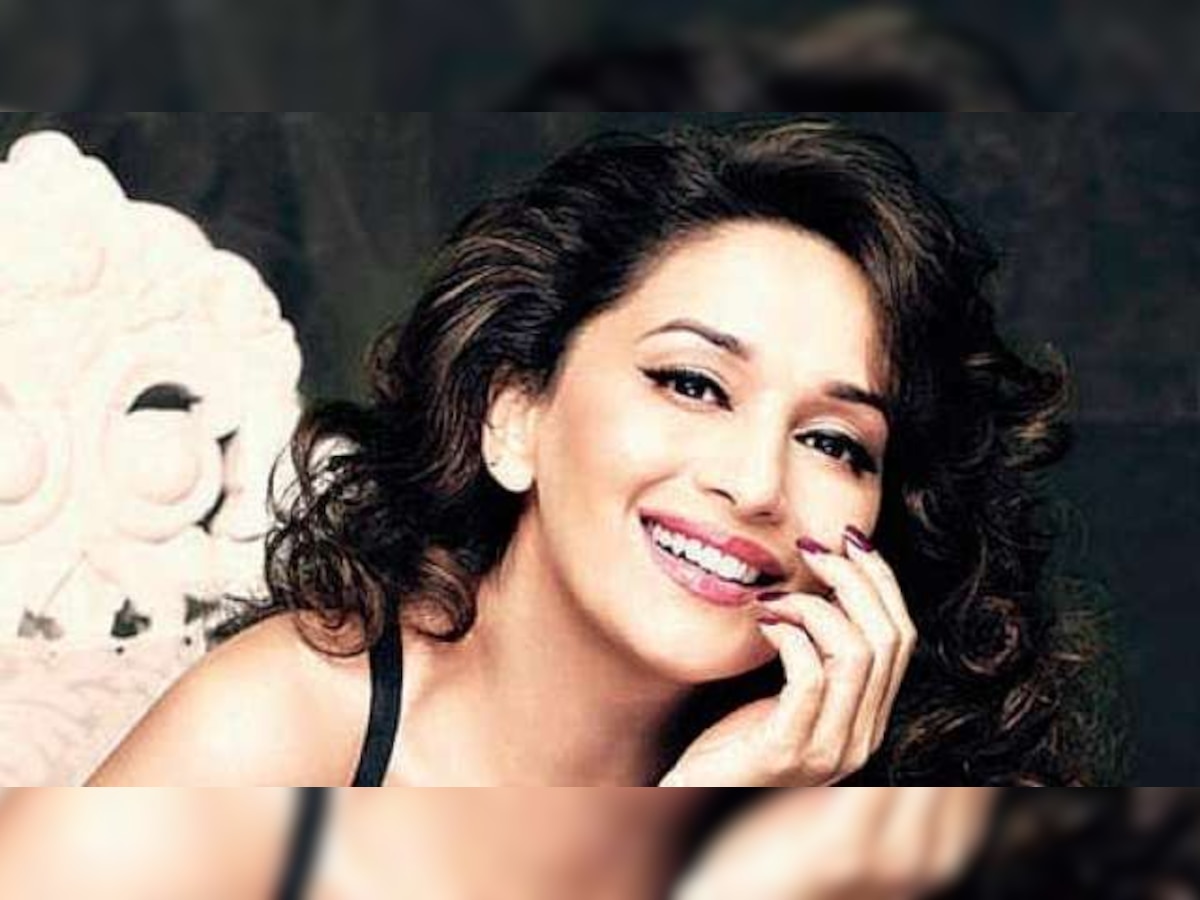 Happy Birthday Madhuri Dixit : 'धकधक गर्ल'विषयीच्या रंजक गोष्टी तुम्हाला ठाऊक आहेत का?  title=