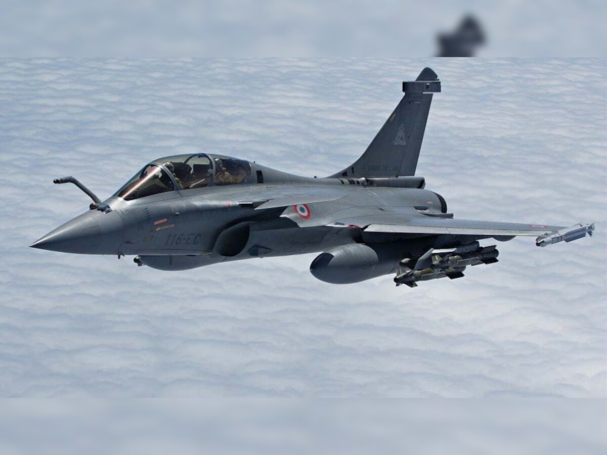 भारत-फ्रान्स वायुसेनेचा युद्धाभ्यास, पायलट 'राफेल' उडवणार title=