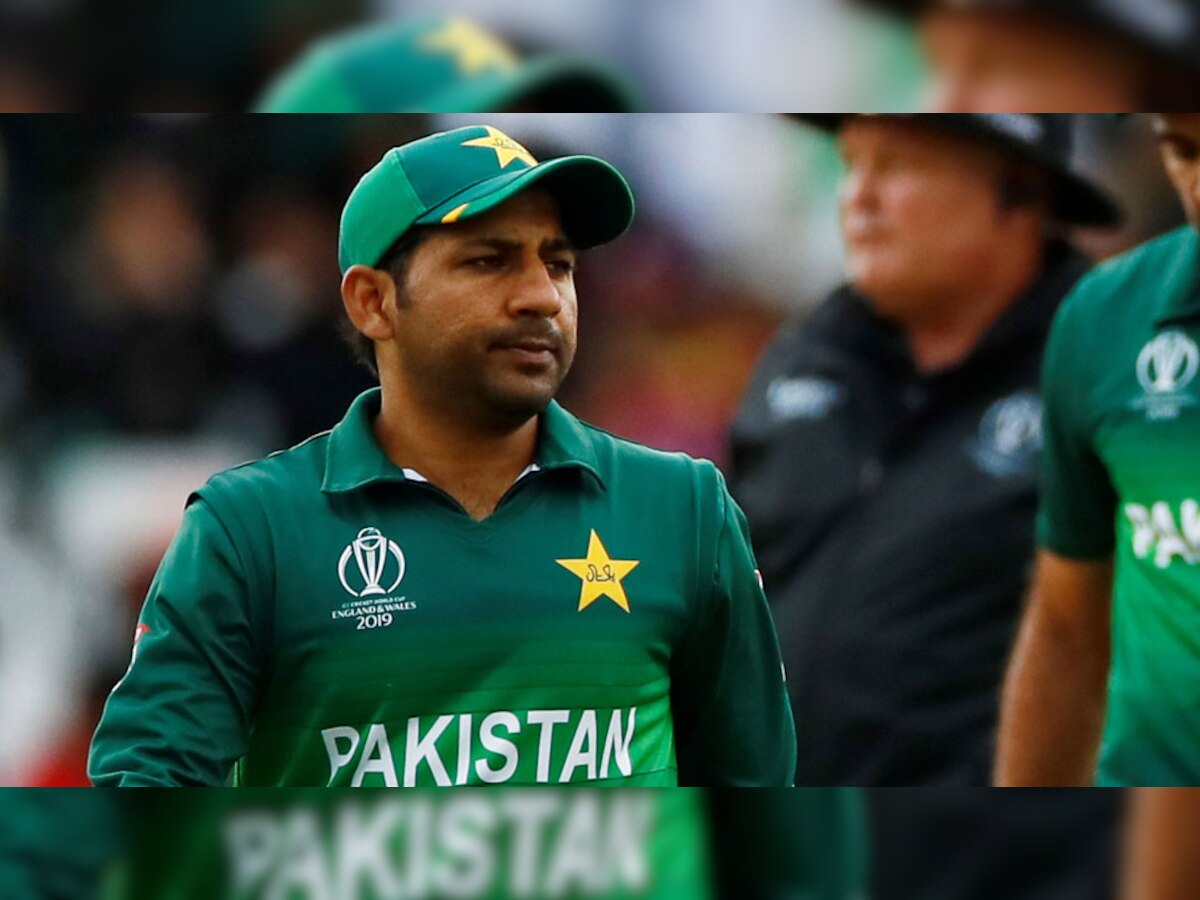 World Cup 2019 : उरलेल्या मॅचवर लक्ष द्या; पाकिस्तान बोर्डाने सरफराजला झापलं title=