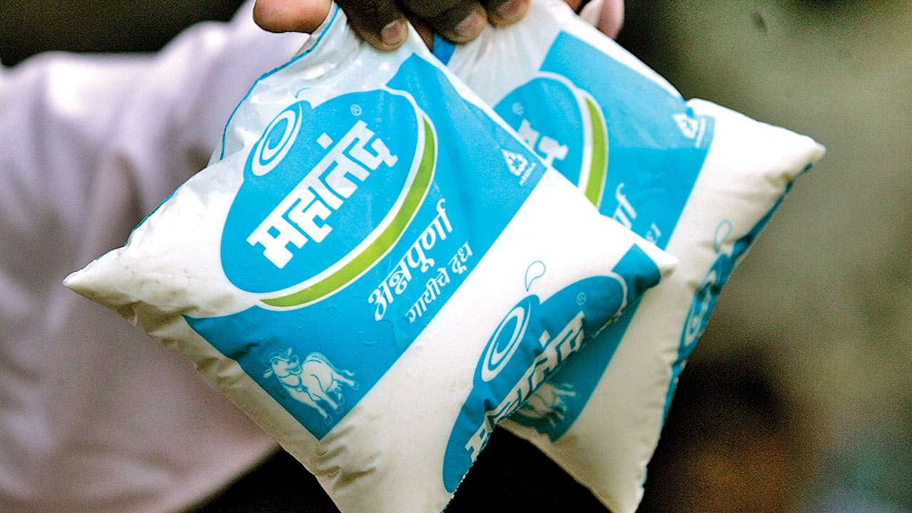 दुधाच्या प्लास्टिक पिशव्यांवर आता बंदी? । Milk plastic bags are now banned?