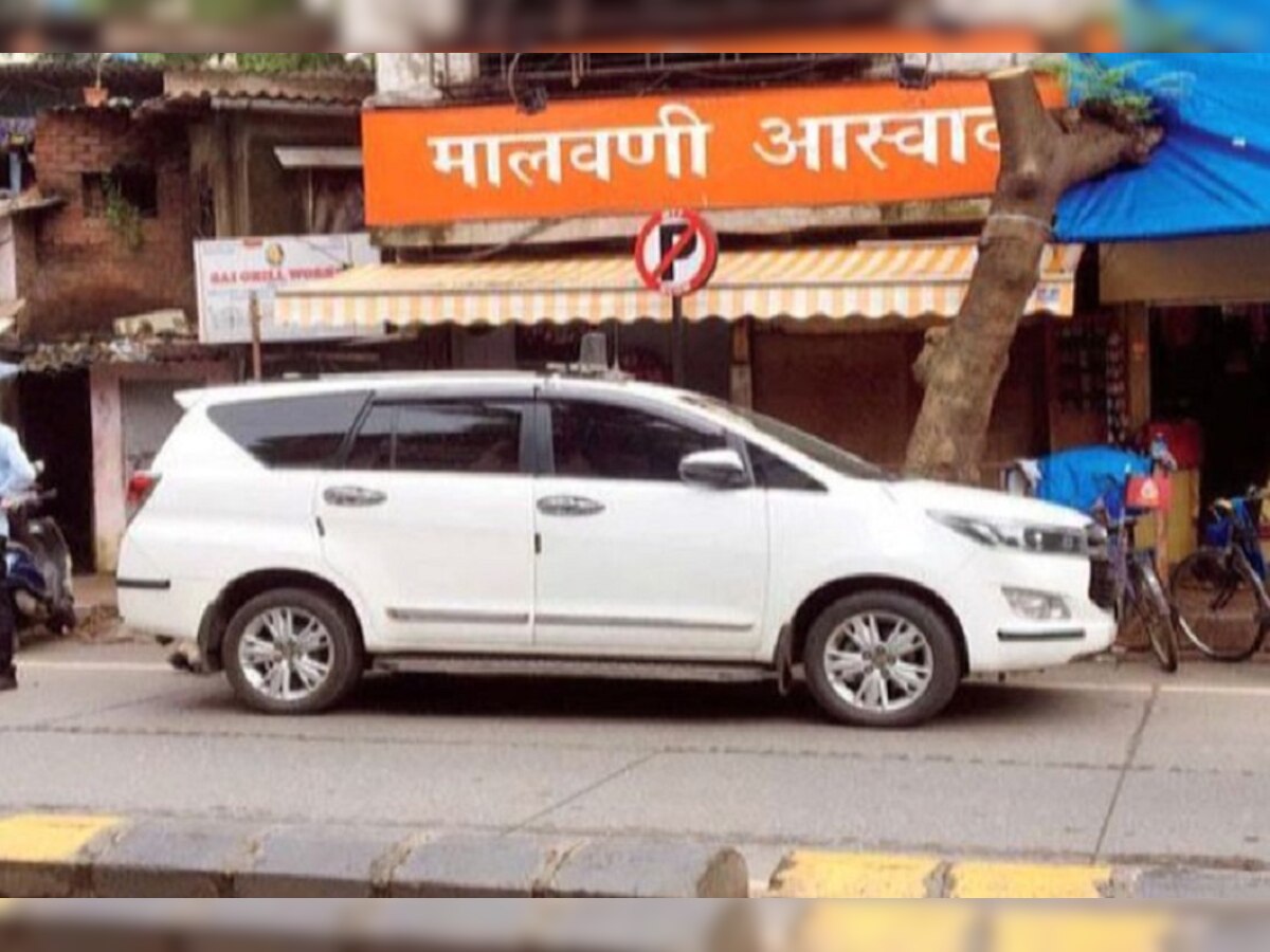 नो पार्किंग झोनमध्ये गाडी, मुंबई महापौरांना ठोठावला दंड  title=