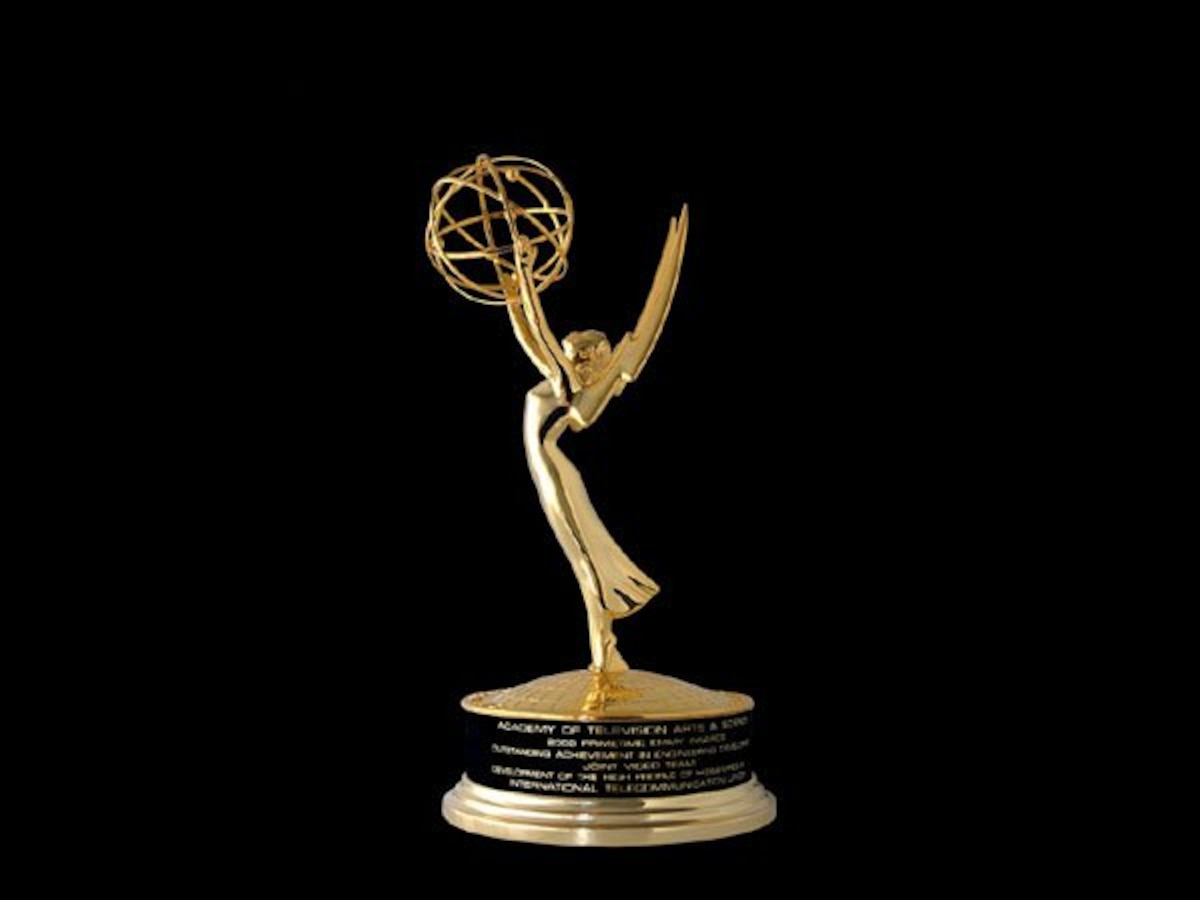 Emmy Awardsमध्ये 'या' सीरिजने मारली बाजी title=