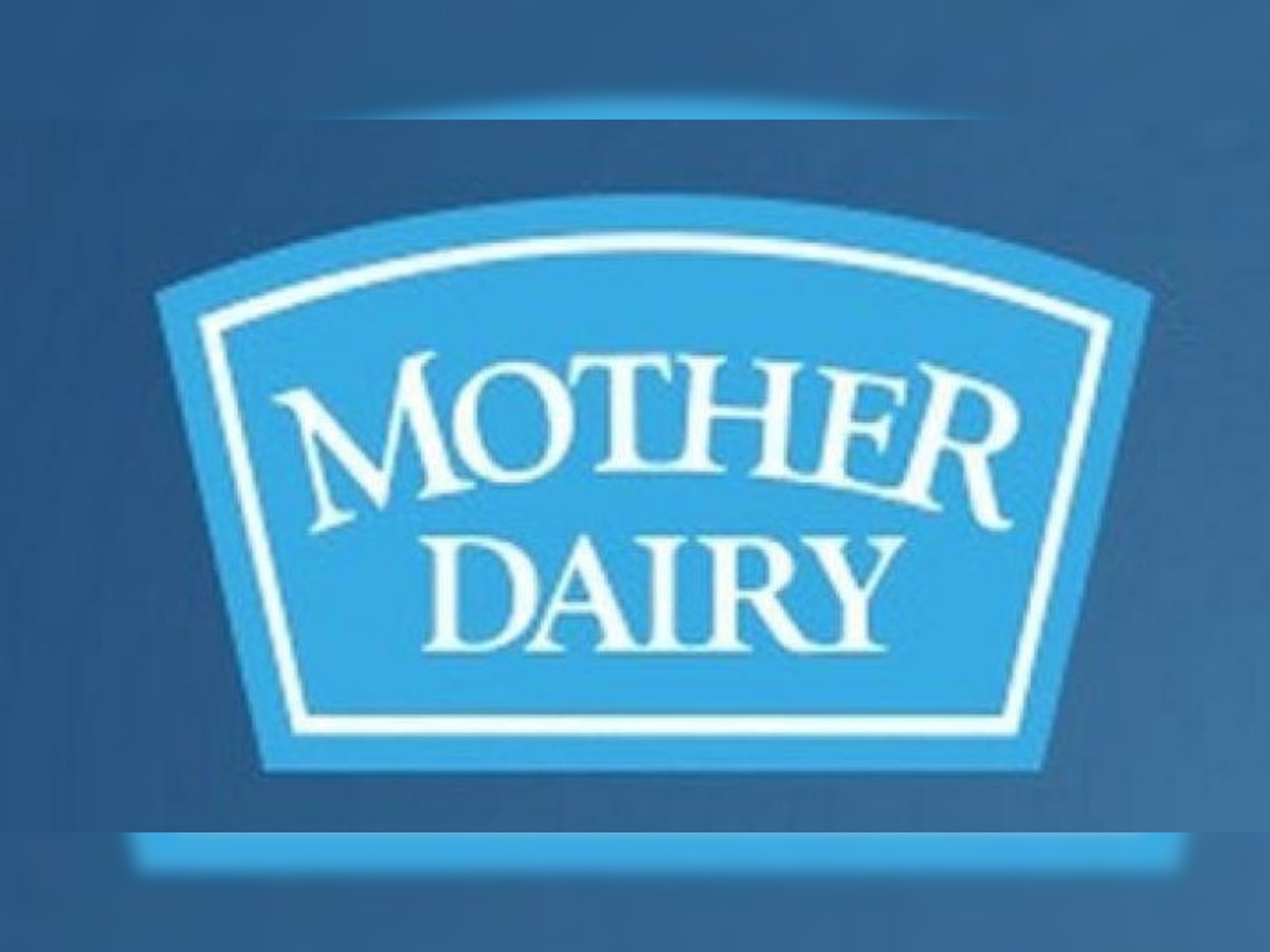 खुशखबर : मदर डेअरीचं टोकन दूध ४ रुपयांनी स्वस्त title=
