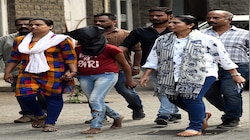 प्रियकराच्या मदतीने दत्तक मुलीनेच केली वडिलांची हत्या