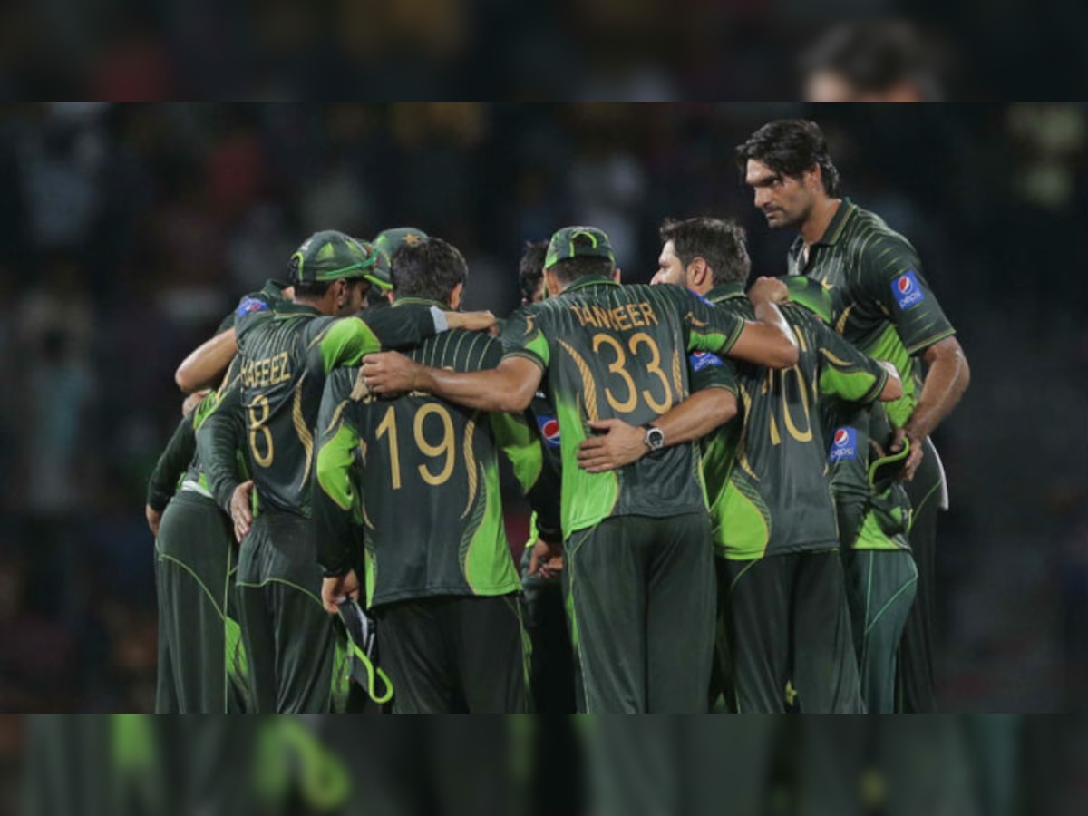 पाकिस्तानी क्रिकेटपटूंची धर्मांधता, याआधीही घडल्या आक्षेपार्ह घटना title=