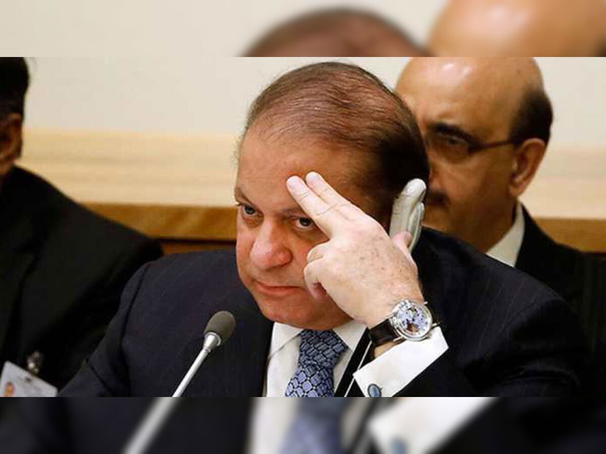 पाकिस्तानचे माजी पंतप्रधान नवाज शरीफ फरार घोषित title=