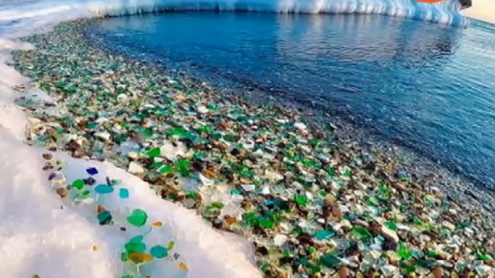 समुद्रात दारुच्या बाटल्या फेकल्या आणि... | russia-beach colorful-stones