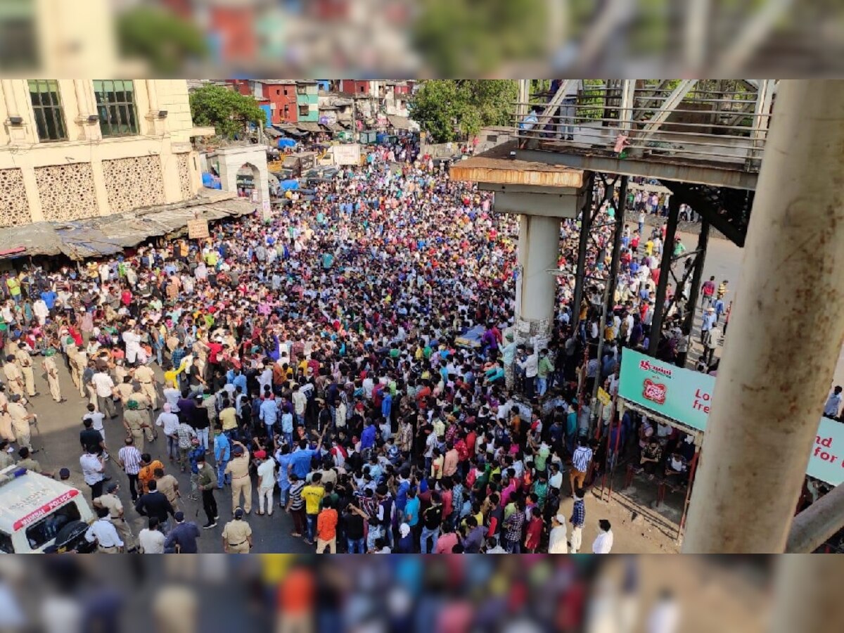 वांद्रे गर्दी प्रकरण : सोशल मीडियावरील ३० अकाऊंटवर सायबर सेलची कारवाई  title=