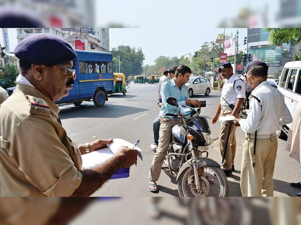 लॉकडाऊन कालावधीत ५१ हजार वाहने जप्त title=