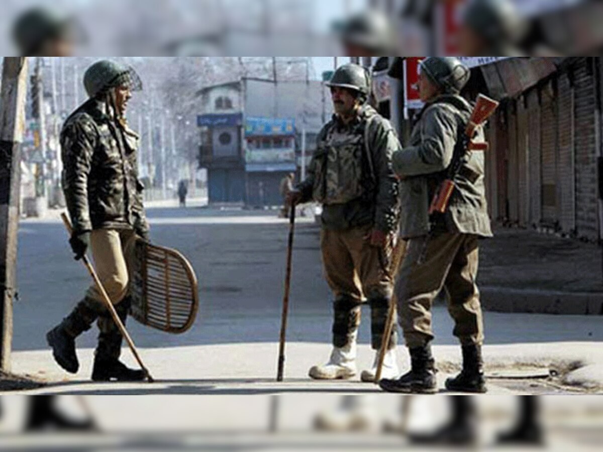 कुरापती सुरुच; जम्मू-काश्मीरमध्ये सुरक्षा दलावर ग्रेनेड हल्ला; ६ जण जखमी title=