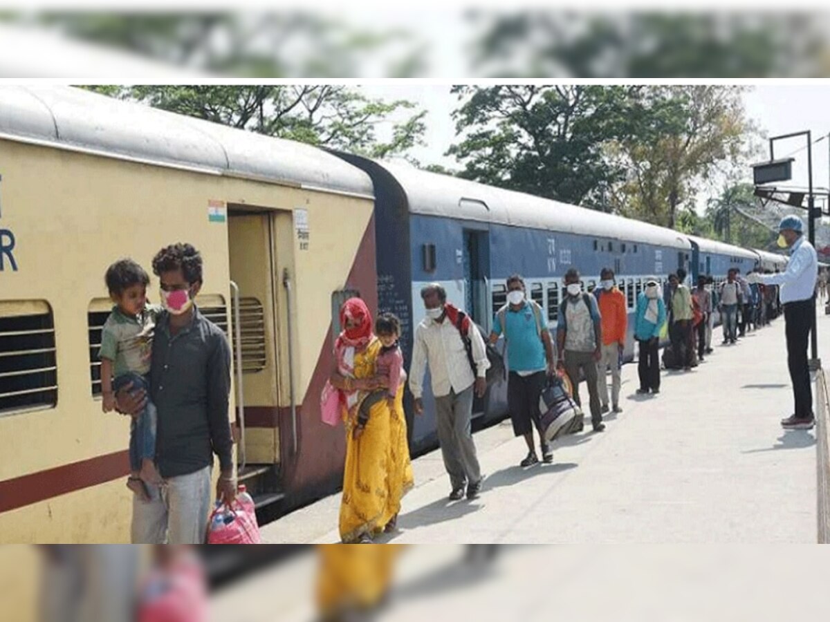 गोरखपूरला निघालेली ट्रेन ओडिशाला कशी पोहोचली? रेल्वे प्रशासनाचं स्पष्टीकरण title=