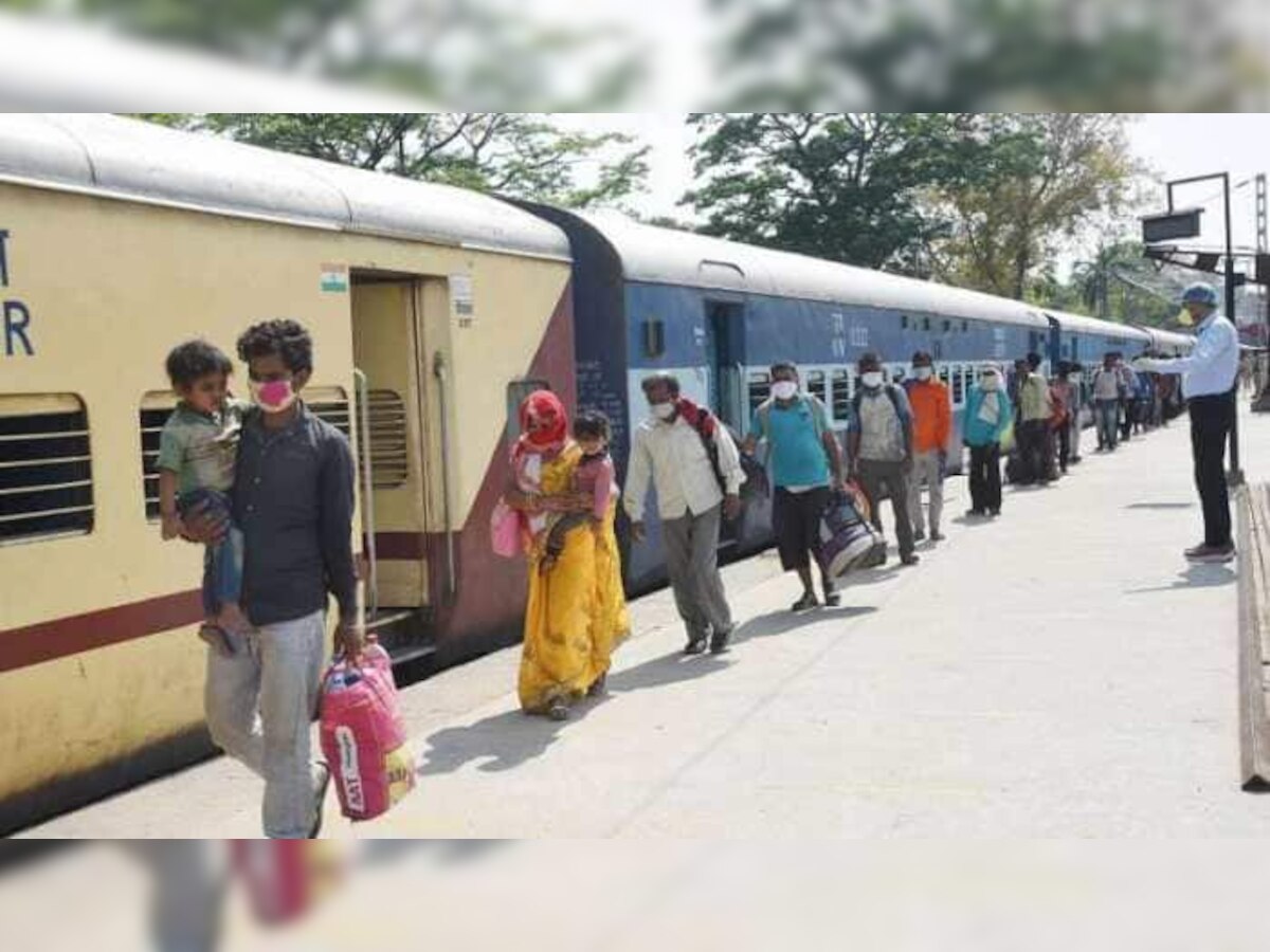 श्रमिक रेल्वेत ३७ बालकांचा जन्म, कोणाचं नाव 'करुणा' तर कोणाचं 'लॉकडाऊन' यादव title=