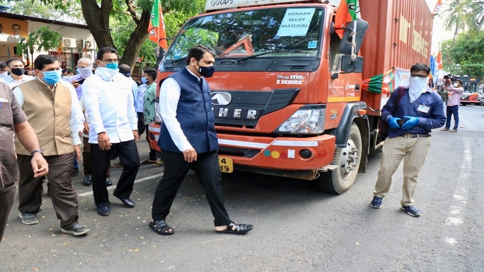  निसर्ग चक्रीवादळ : संकटकाळात 'कोकणच्या मदतीला भाजपा'