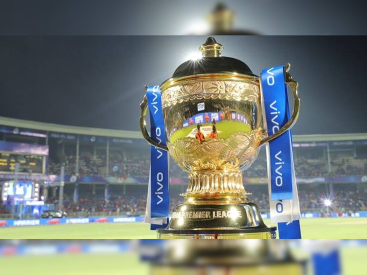 सुरु होण्यापूर्वीच IPL 2020 ला गालबोट title=