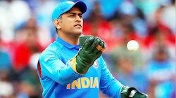 'धोनीने २०२४ सालची लोकसभा निवडणूक लढवावी', या खासदाराची मागणी
