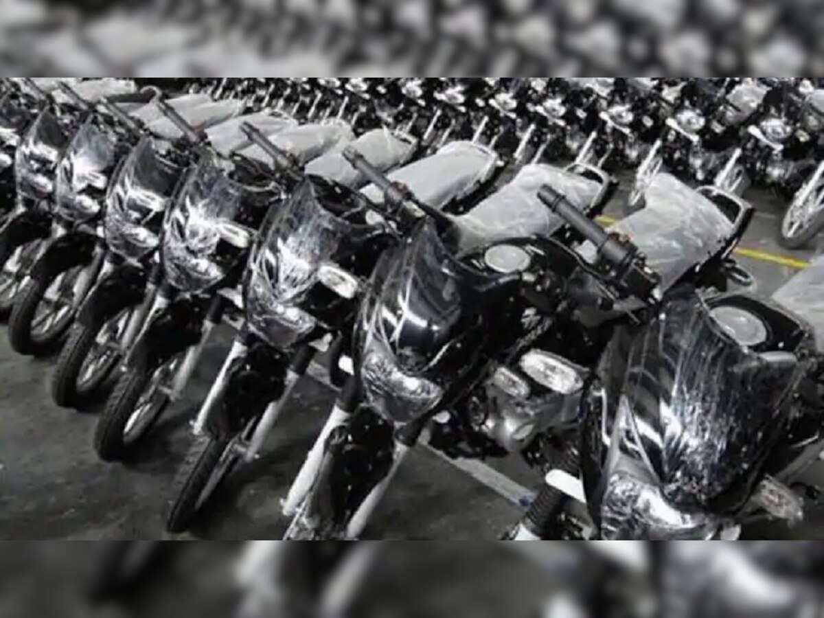 सणाच्या हंगामात ६५,००० रुपयांपेक्षा कमी किंमतीत खरेदी करा या दमदार Bikes title=