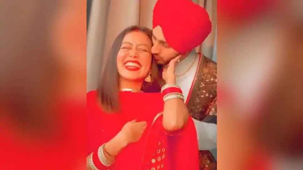 नेहा कक्करनं असं साजरा केलं पहिलं करवा चौथ