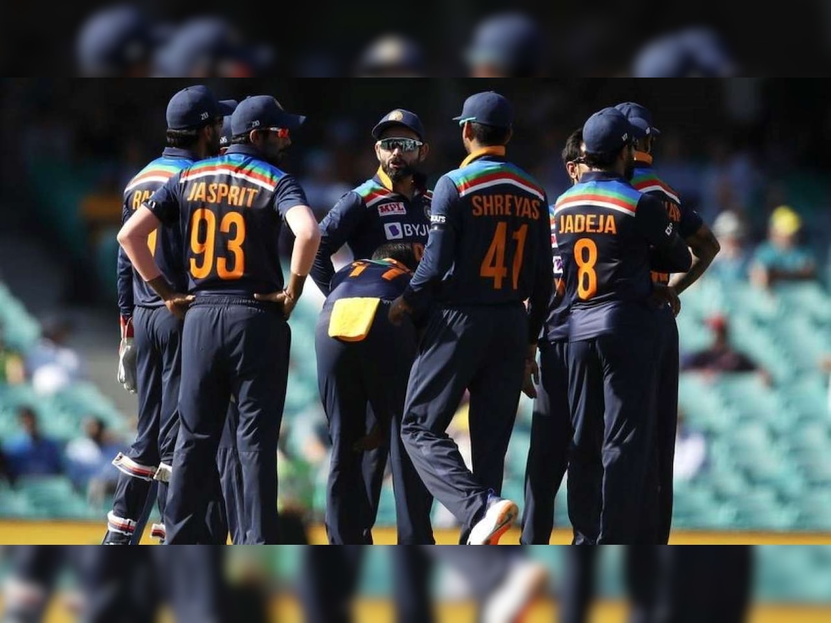 ऑस्ट्रेलिया विरुद्ध पहिल्या सामन्यात पराभवानंतर भारतीय संघाचा ICC चा झटका title=