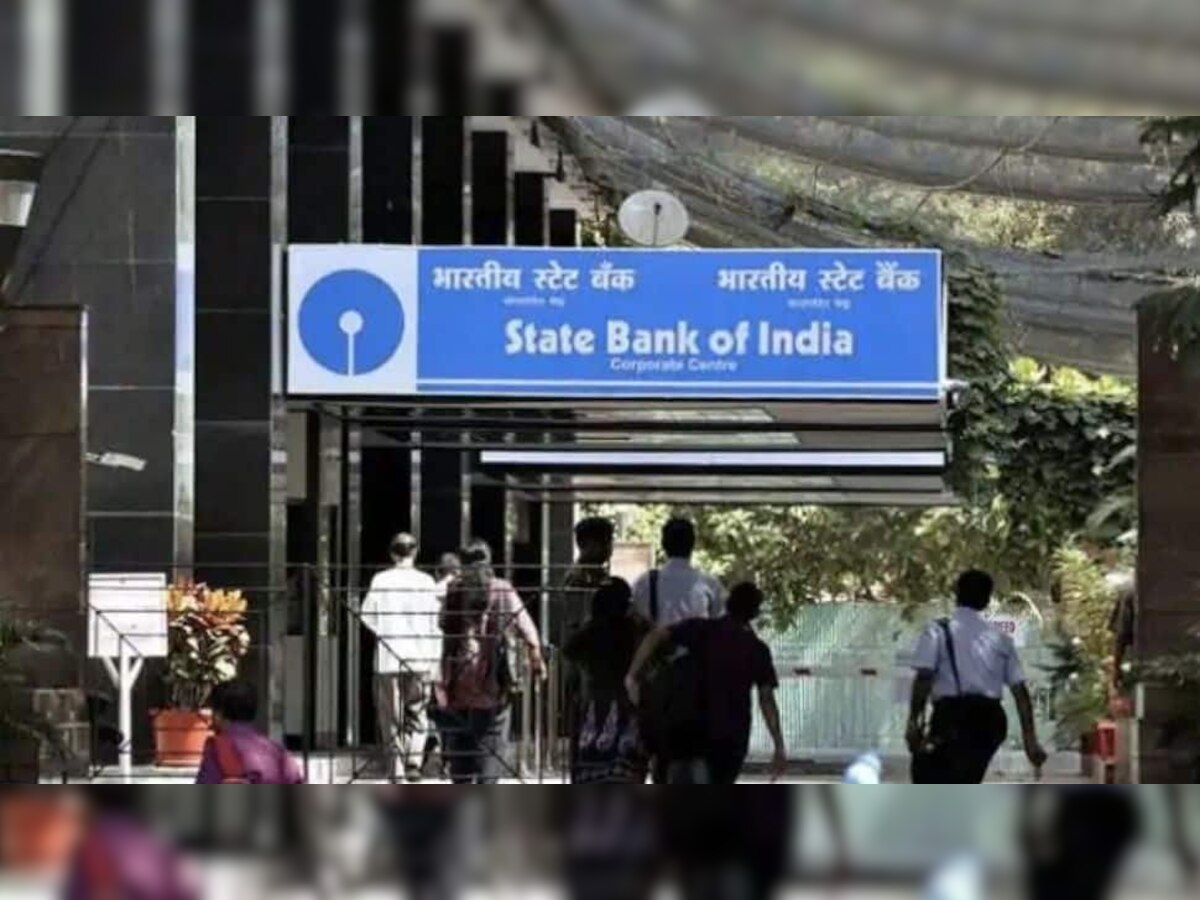 SBI च्या खातेधारकांसाठी महत्वाची बातमी, आता आधार लिंक बंधनकारक, अन्यथा मोठे नुकसान  title=