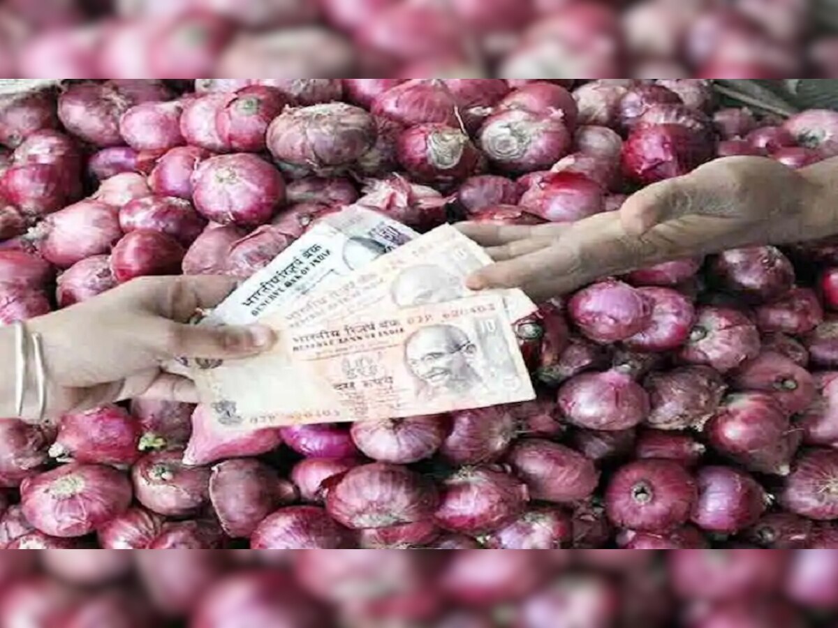 Onion Price Hike: पेट्रोल-डिझेलनंतर आता कांद्याचे भाव देखील वधारले title=