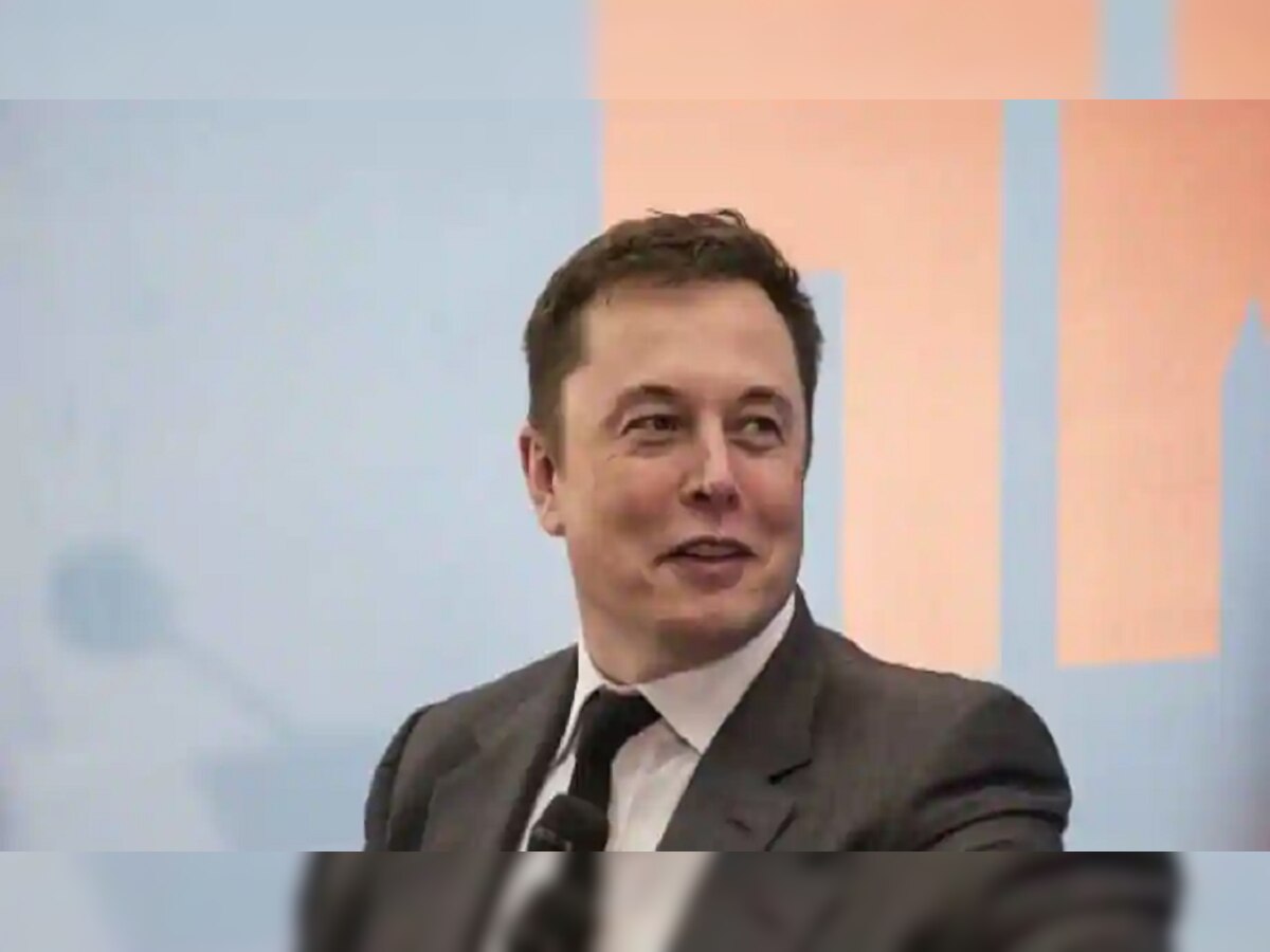 कोण आहे जगातील सर्वात श्रीमंत व्यक्ती, Elon Musk यांना कोणी टाकलं मागे? title=