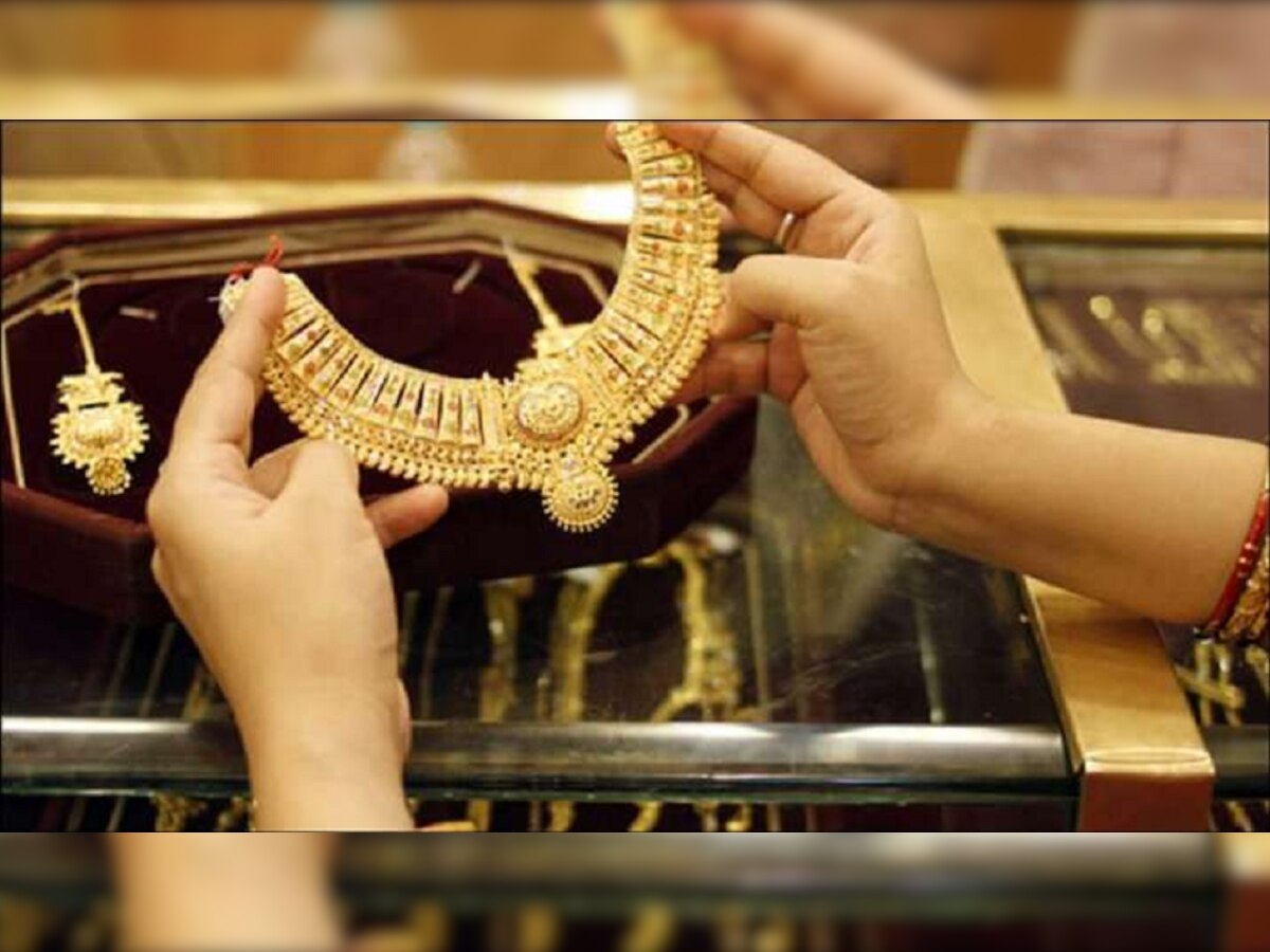 Gold Price Today | सोने - चांदीचे दरात आज किती बदल; जाणून घ्या आकडेवारी title=