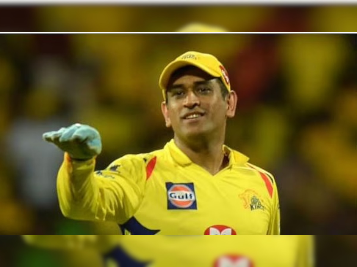 माहीने घेतला सन्यास? MS Dhoni चा हा नवा लूक तुफान व्हायरल title=