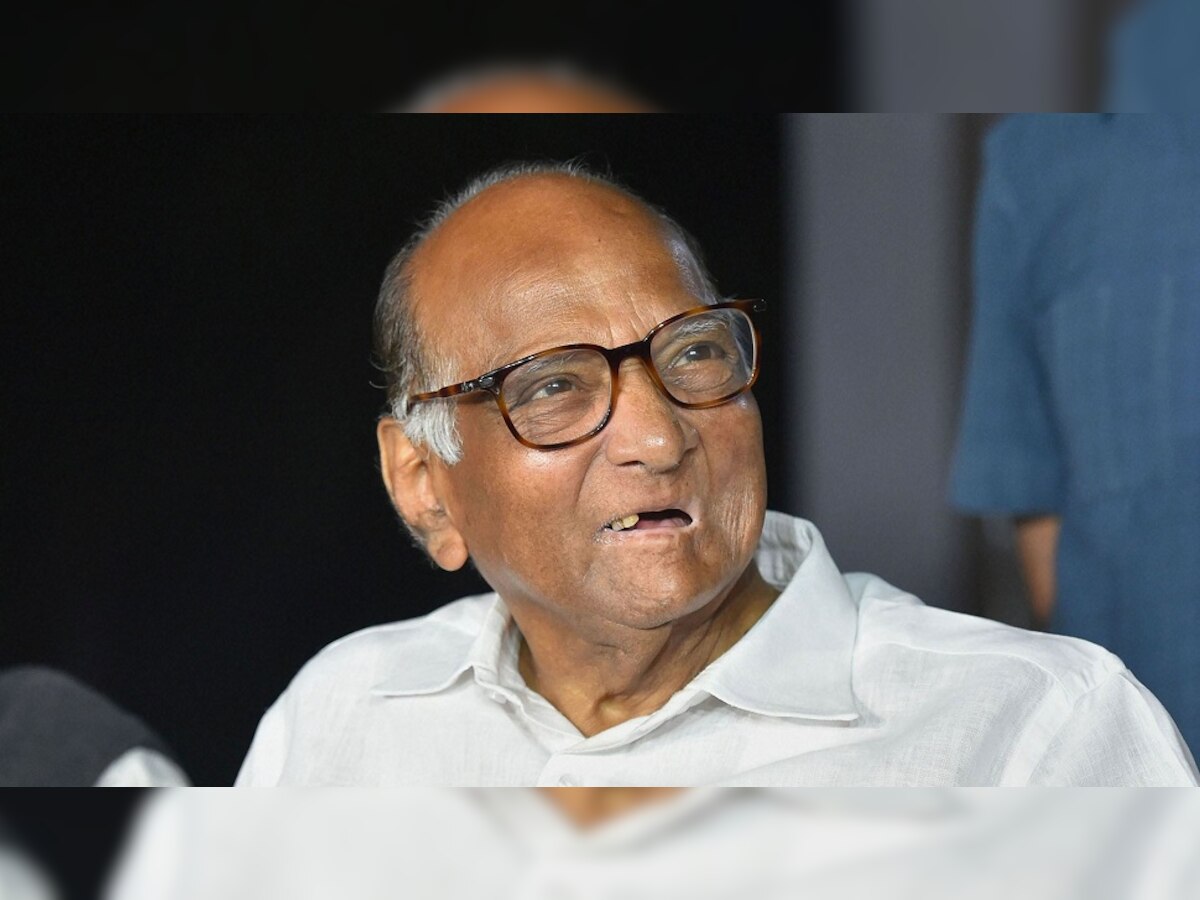 Sharad Pawar Health Issue : शरद पवारांचा रुग्णालयातील पहिला फोटो समोर  title=